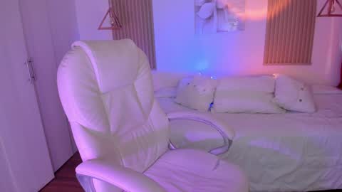 Kendall online show from January 13, 2025, 9:09 pm