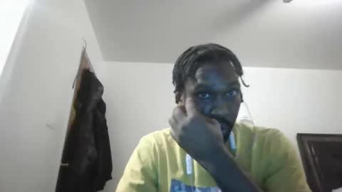 Snapshot of gino_crazy87 chatting on January 21, 2025, 4:10 am gino_crazy87 online show from January 21, 2025, 4:10 am