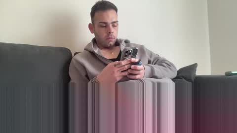 gionnylove online show from April 15, 2026, 8:54 am