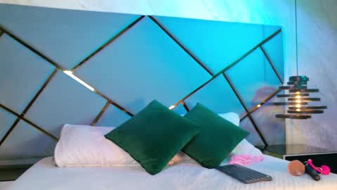 Snapshot of giorgia_13 chatting on September 10, 2025, 3:06 am giorgia online show from September 10, 2025, 3:06 am