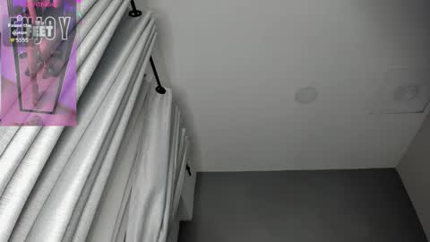 Giovanna  online show from October 7, 2025, 5:48 am