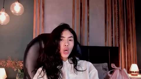 Giovanna  online show from February 26, 2026, 5:06 am