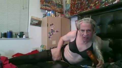 giovanni131971 online show from February 4, 2026, 12:05 am