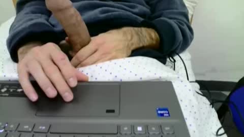 Snapshot of giovet chatting on October 24, 2025, 8:38 pm giovet online show from October 24, 2025, 8:38 pm