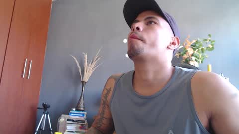Snapshot of girge23 chatting on January 12, 2025, 3:46 pm piggy boy online show from January 12, 2025, 3:46 pm