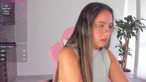 Snapshot of girl_alana chatting on September 12, 2025, 5:13 pm Alana online show from September 12, 2025, 5:13 pm