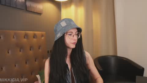 Nikki online show from November 30, 2025, 12:53 pm