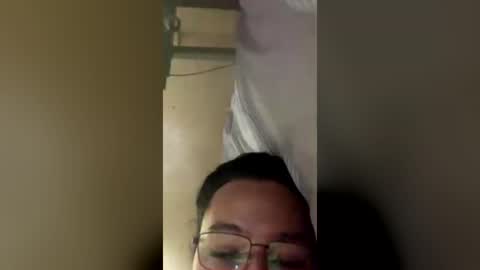 urGIRL online show from July 12, 2026, 5:42 am
