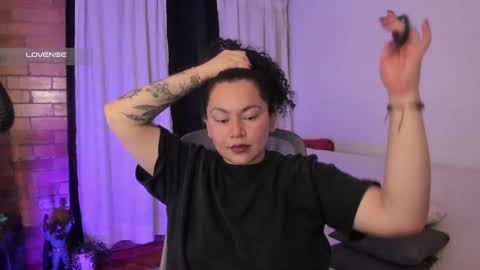 Snapshot of girl_inline chatting on November 18, 2025, 12:49 am girl_inline online show from November 18, 2025, 12:49 am