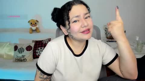 girl_inline online show from December 1, 2025, 11:10 pm