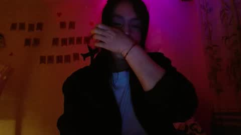 Alejandra online show from November 7, 2025, 6:02 am