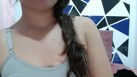 Snapshot of girl_princess18 chatting on November 22, 2025, 3:27 am girl_princess18 online show from November 22, 2025, 3:27 am