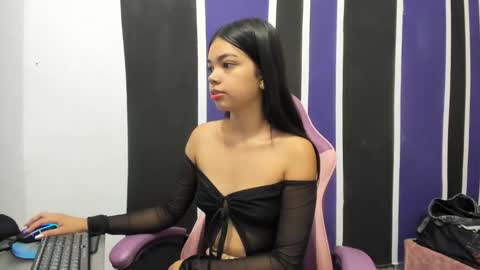 Snapshot of girl_princess18 chatting on December 22, 2025, 2:03 pm girl_princess18 online show from December 22, 2025, 2:03 pm