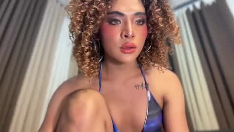 Snapshot of girlcock_dominantfucker chatting on July 16, 2026, 6:14 pm queen ronna online show from July 16, 2026, 6:14 pm