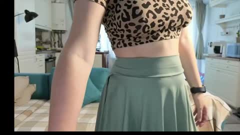 Girlfriend online show from October 14, 2025, 1:45 pm