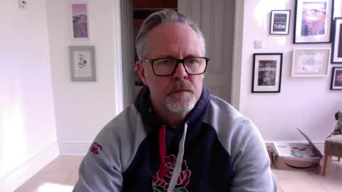 girlsandbikes online show from April 2, 2026, 10:57 am