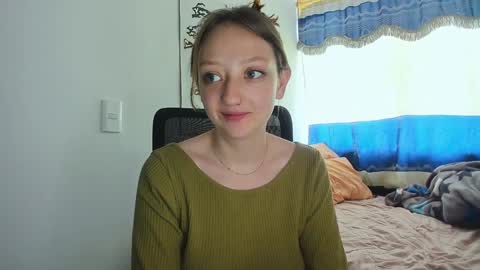 Snapshot of girlsativa chatting on December 24, 2024, 3:58 pm Maze Thumbs up online show from December 24, 2024, 3:58 pm