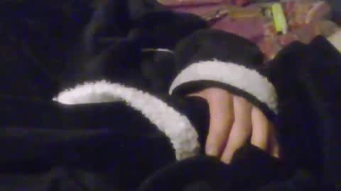 lovegirlscallme online show from October 16, 2025, 7:04 pm