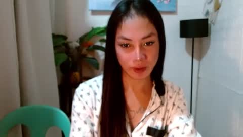 Snapshot of girlwhobelieveinmagic chatting on January 7, 2025, 9:29 am Callmenor online show from January 7, 2025, 9:29 am