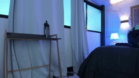     online show from April 10, 2026, 11:15 am