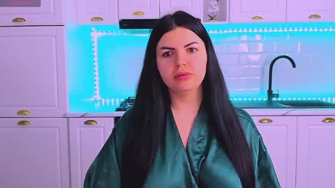 Giulia online show from April 7, 2026, 3:51 am