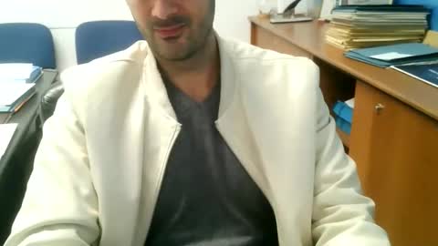 Snapshot of giuseppevai1 chatting on October 18, 2025, 9:21 am giuseppevai1 online show from October 18, 2025, 9:21 am