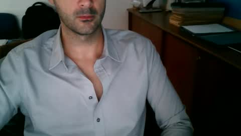 Snapshot of giuseppevai1 chatting on October 31, 2025, 11:55 am giuseppevai1 online show from October 31, 2025, 11:55 am