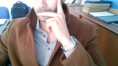 Snapshot of giuseppevai1 chatting on November 3, 2025, 10:05 am giuseppevai1 online show from November 3, 2025, 10:05 am