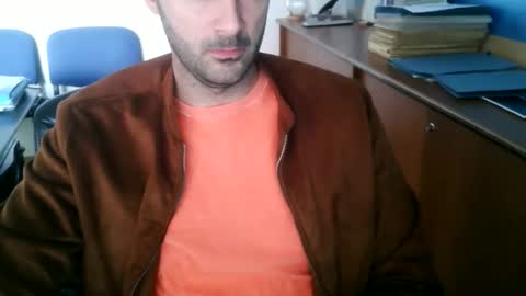 Snapshot of giuseppevai1 chatting on November 8, 2025, 10:37 am giuseppevai1 online show from November 8, 2025, 10:37 am