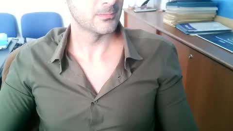 Snapshot of giuseppevai1 chatting on November 11, 2025, 10:04 am giuseppevai1 online show from November 11, 2025, 10:04 am