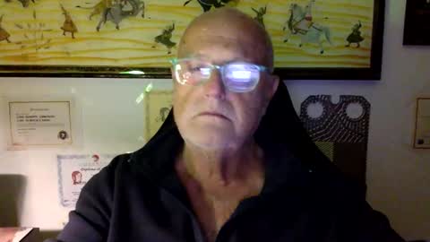 giutomma930394 online show from May 18, 2026, 9:09 pm