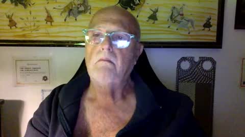 giutomma930394 online show from May 19, 2026, 10:38 pm