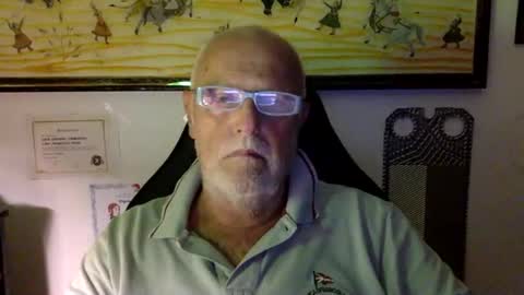 giutomma930394 online show from May 27, 2026, 9:12 pm