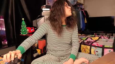 glaceon9 online show from January 21, 2025, 11:46 am