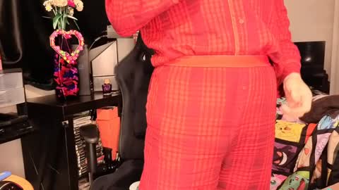 glaceon9 online show from January 28, 2025, 11:49 am