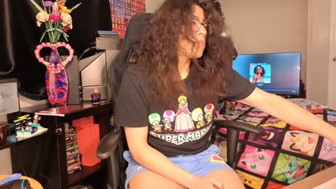 glaceon9 online show from January 28, 2025, 10:23 pm