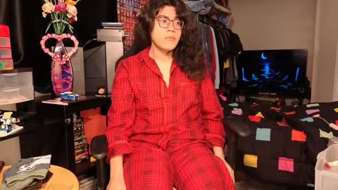 glaceon9 online show from February 1, 2025, 12:05 pm