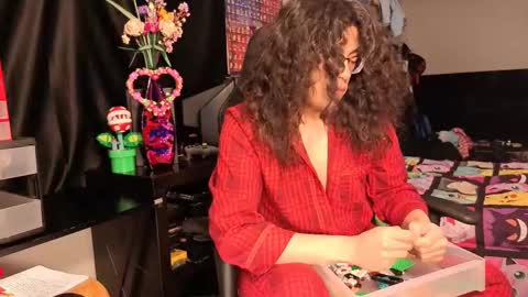 glaceon9 online show from February 21, 2025, 8:40 am