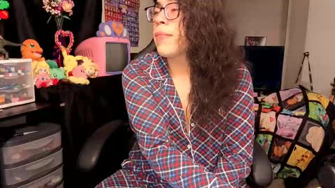 glaceon9 online show from October 5, 2025, 2:37 pm