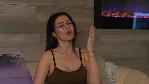 CharmingMom online show from May 18, 2026, 3:24 am