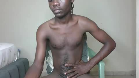 Snapshot of glane_ chatting on November 3, 2025, 4:36 am James online show from November 3, 2025, 4:36 am