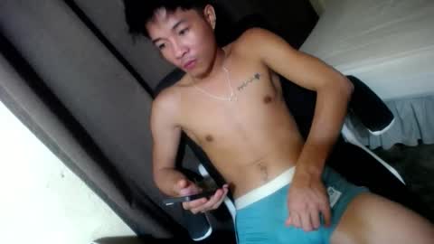 Snapshot of glenndou_daxs chatting on October 10, 2025, 11:20 am glenndou_daxs online show from October 10, 2025, 11:20 am