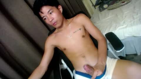 Snapshot of glenndou_daxs chatting on October 25, 2025, 9:17 am glenndou_daxs online show from October 25, 2025, 9:17 am