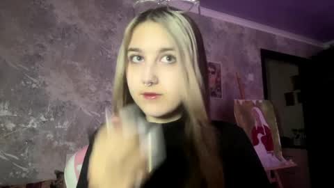 Kelly online show from April 15, 2026, 12:34 pm