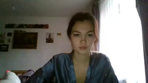 Snapshot of glitter_doll chatting on February 4, 2025, 10:43 am glitter_doll online show from February 4, 2025, 10:43 am