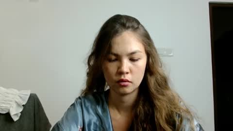 glitter_doll online show from November 5, 2025, 8:14 am