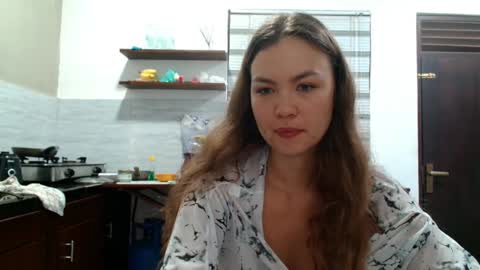 glitter_doll online show from November 8, 2025, 9:09 am