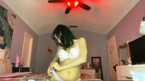 Snapshot of glitterglitterxo chatting on September 19, 2025, 2:13 am glitterglitterxo online show from September 19, 2025, 2:13 am