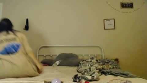 Snapshot of glitterspace chatting on July 19, 2026, 9:24 am anna online show from July 19, 2026, 9:24 am