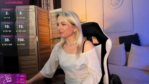 Snapshot of gloria_lovely chatting on December 12, 2024, 2:44 pm Gloria online show from December 12, 2024, 2:44 pm